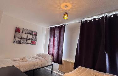 Newly Refurbished Home fit for to 7 family members, Groups, Contractors Centre of Bradley Stoke - Foto 8