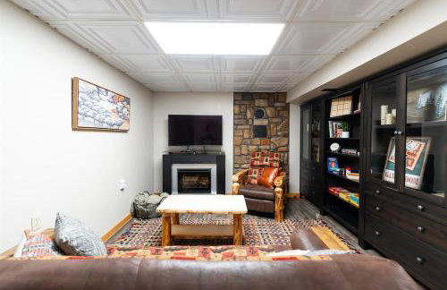 Havenbrook-Hocking Hills Luxury, 10 Acres, Hot Tub - Foto 16