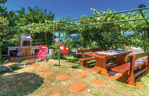 2 Bedroom Nice Apartment In Viskovo - Foto 17