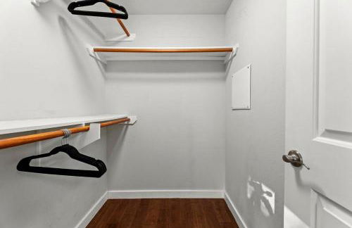 Mid-century home in Zilker with a backyard - Foto 21