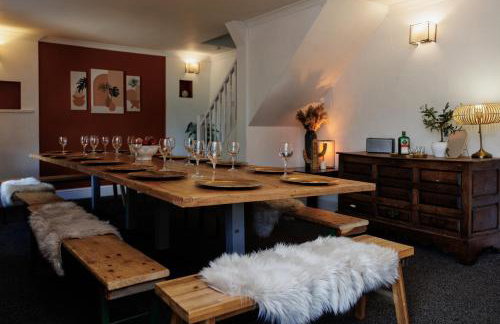 The Farmhouse with two hot tubs - Foto 61