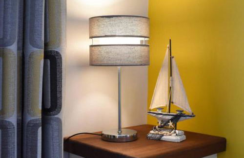 Air Maison - Family Home with Off-Road Parking - Photo 48