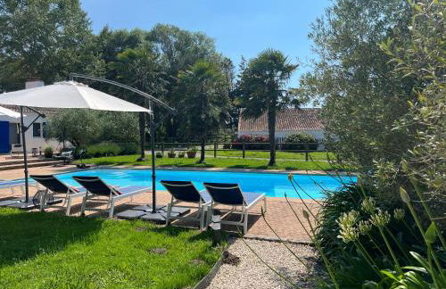 Gîtes de charme "l'écrin de Vendée" jacuzzi privatif, piscine chauffée, prestations bien être, vélos à 10 mn de l'océan sur 3,5 h de verdure - Photo 27