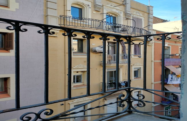 Barceloneta Apartment With Balcony - Photo 13