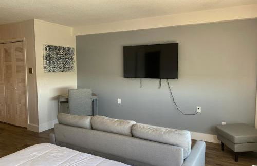 Innovative Studio Apartment - Photo 7