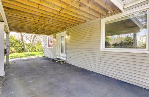 3 Mi to Cape Cod Bay Marshfield Home with Balcony! - Foto 24