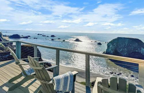 Seaside Elegance Oceanfront Escape with 3 Suites - Foto 5