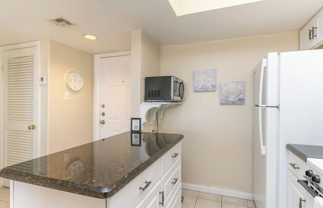 Walk to Beach From Beautiful one Bedroom Condo! - Foto 8