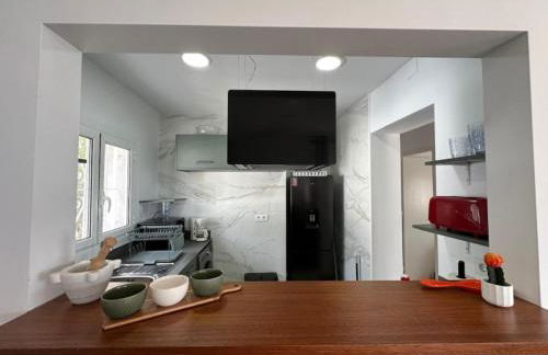 Preciosa casa con piscina desbordante y vistas al mar - Foto 38