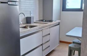 Apartamento Quarto e Sala, varanda, vista mar com infraestrutura - Foto 11