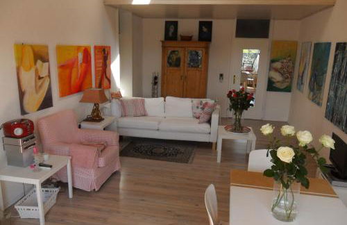 3-Zi Atelierdachwohnung mit Bergblick Seenähe und 2 Loggia - Foto 48