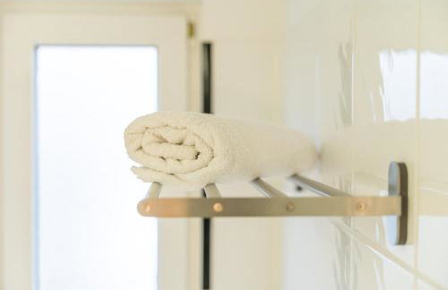 RR - Cozy Apartment - Parking - Kitchen - WIFI - Foto 15