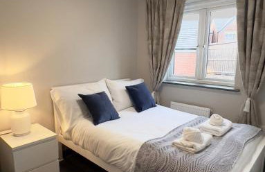 Ultra Modern large 4 bed executive home Durham - Photo 16