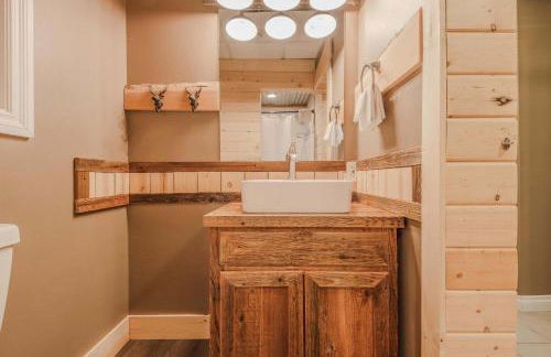 Magnificent 7 Home for 19 - Foto 40