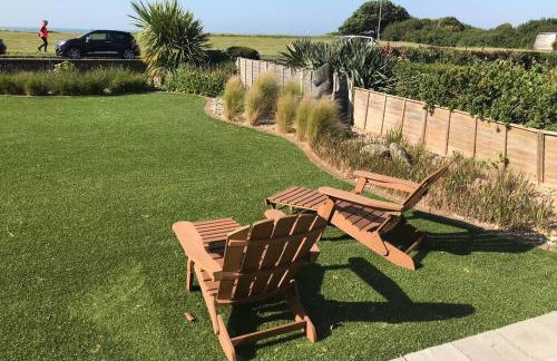 Barton on Sea self contained, stunning sea views - Photo 25