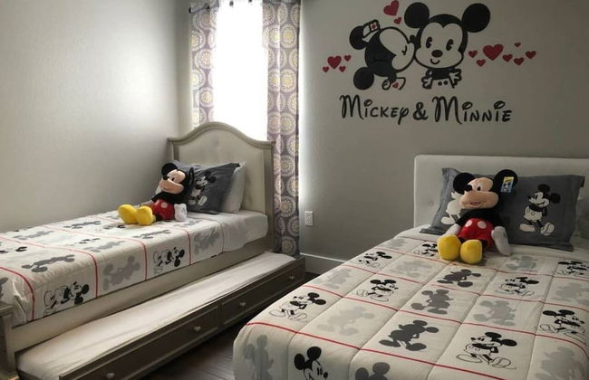 Hamlet by I-4 · New! 5 Bedroom Pool Villa. Sleep 15+ Orlando - Foto 1