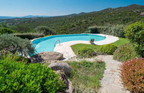 Supreme Beach Location with pool at Cala Sassari - Foto 10