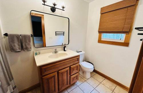 14 Guest 7 Bed 4 BR Lakefront Cabin w Hot Tub - Foto 22