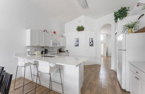 4 BR No carpet Just Remodeled Unit SR1205 - Foto 15