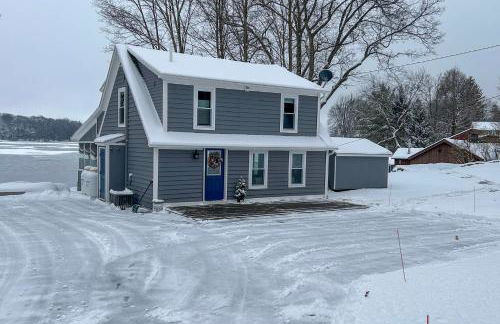 half Mi to Song Mtn Resort! All-Season Basecamp - Photo 1