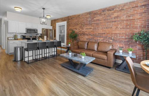 Steps Away From Mass Ave in Heart of Indy with Balcony - Foto 1