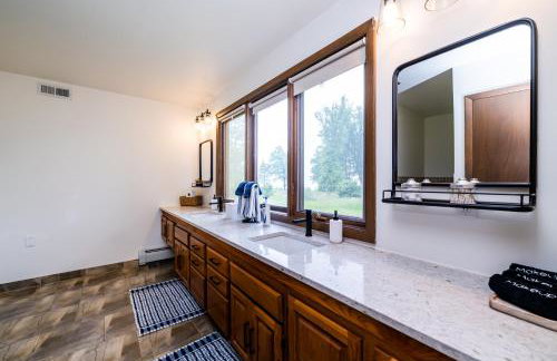 4BR Spacious Condo, Private Lake MI Beach Access, Outdoor Heated Pool - Photo 15