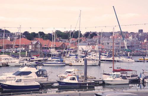 Whitby 3 Bed Coastal Stay, Scoresby Cottage - Foto 2