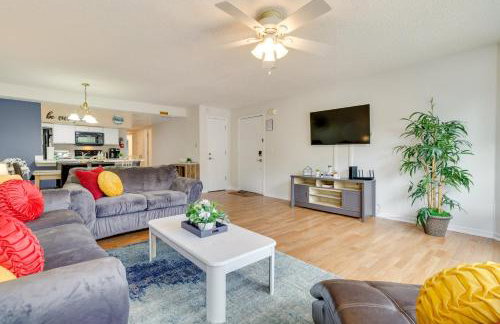 Condo with Pool Access and Patio 8 Mi to Disney! - Foto 5