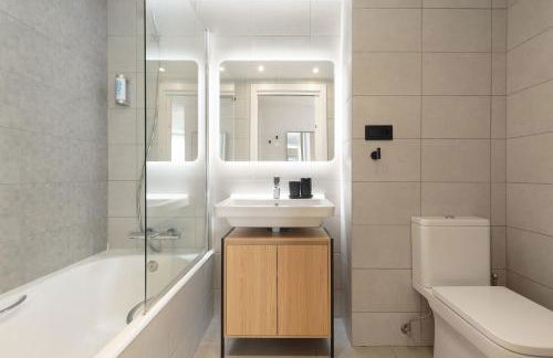 Port Forum Apartments by Olala Homes - Photo 31