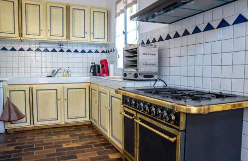 Stunning farmhouse with heated private pool in Provence - Photo 11