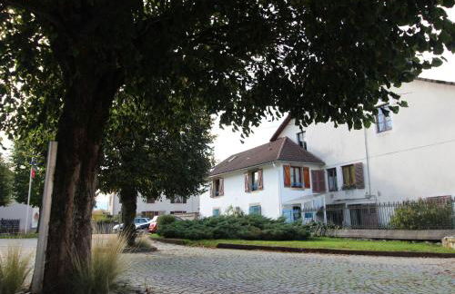 Appartement cosy au cœur de Vagney, proche commerces et sentiers, terrasse et cheminée, à 15km Gérardmer - FR-1-589-304 - Foto 10