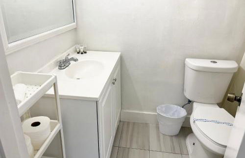 Sunny Isles Apartments by MiaRentals - Photo 98