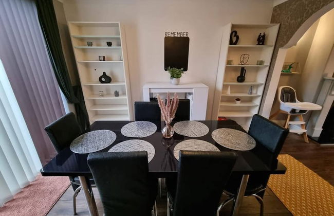 3 Bed Spacious House With Parking - Foto 24