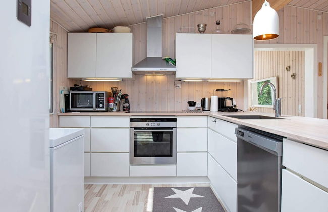 6 Person Holiday Home in Hojby - Photo 5