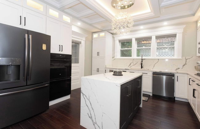 4 BDR Lake Geneva Estate Across From Beach! - Foto 12