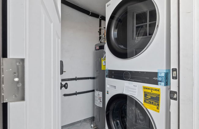 Modern Condo Perfect For Winter Rental - Photo 10