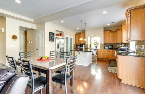 6 Mi to DIA Spacious Home with Backyard in Denver! - Foto 7