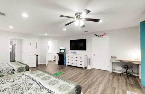 Ocean - 5 Beds Retreat with Pickleball, Arcade, Grill & Beach Access! - Foto 21