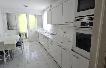 Bonito piso con jardines y piscina - Foto 14