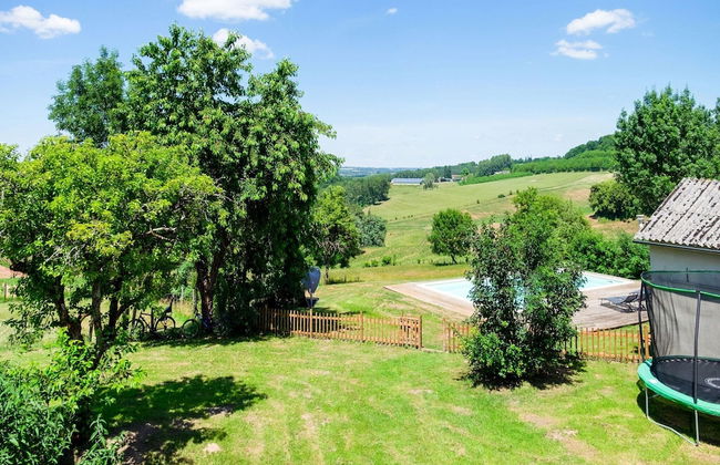 Holiday Home With Pool in Coubjours - Photo 37