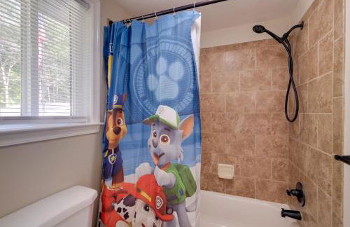 Spacious and Serene Lake Ridge Retreat with Game Room! - Foto 20