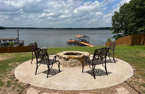 Lakefront Oasis with Private Boat Dock on Lake Palestine - Foto 6