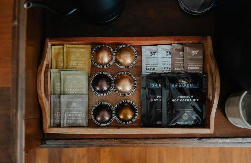 Book Village Inn - Twain Room Queen Bed - Foto 20