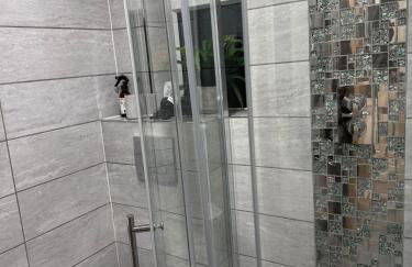 Double bedrooms In Spacious Home - Foto 3