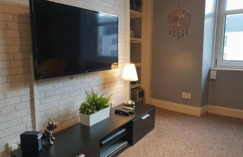 Modern Broughton Apartment - Walk to City Centre and St James Quarter - Foto 24