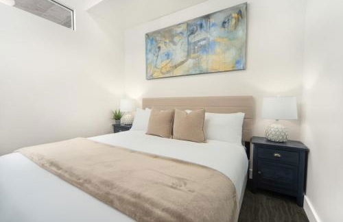 10thFloor CityView HotTub,Pool,Gym,Parking,King Bed - Foto 15