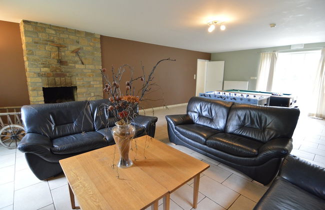 Grand Villa With Bubble Bath - Photo 10