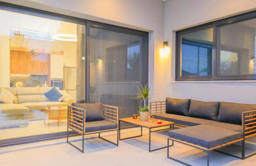 City Compass Luxury Villa - Photo 41