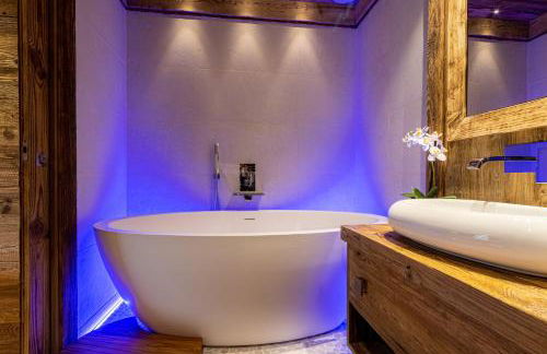 Arc 1950, ambiance chalet luxe 5/7pers dans résidence 5* skis aux pieds avec SPA - Photo 4