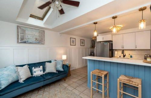 Two Cottages w/ Patios - Close to Beach - Foto 10